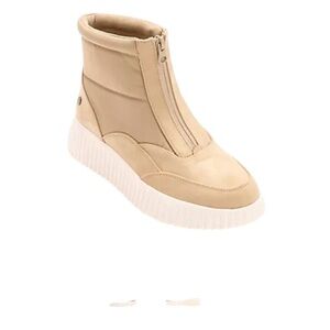 White Mountain Water-Resistant Front Zip Sneaker Boots in Sand - Size 9 - NWT